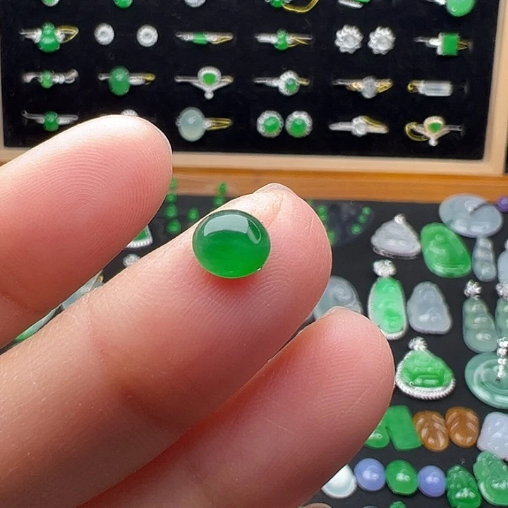 翡翠未镶嵌颈饰蛋6.7