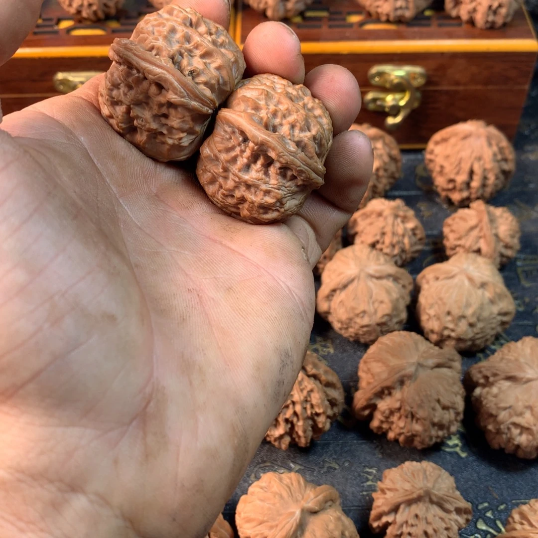 桃核吊坠文玩核桃白狮子39