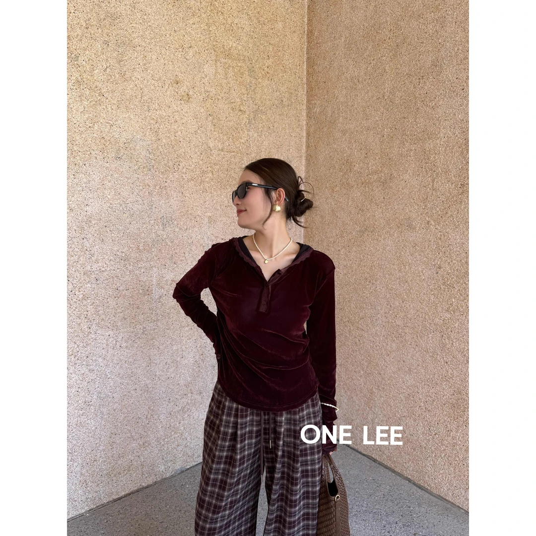 KIKI严选：80898-YILI家南油欧货秋季丝绒拼蕾丝连帽长袖小衫