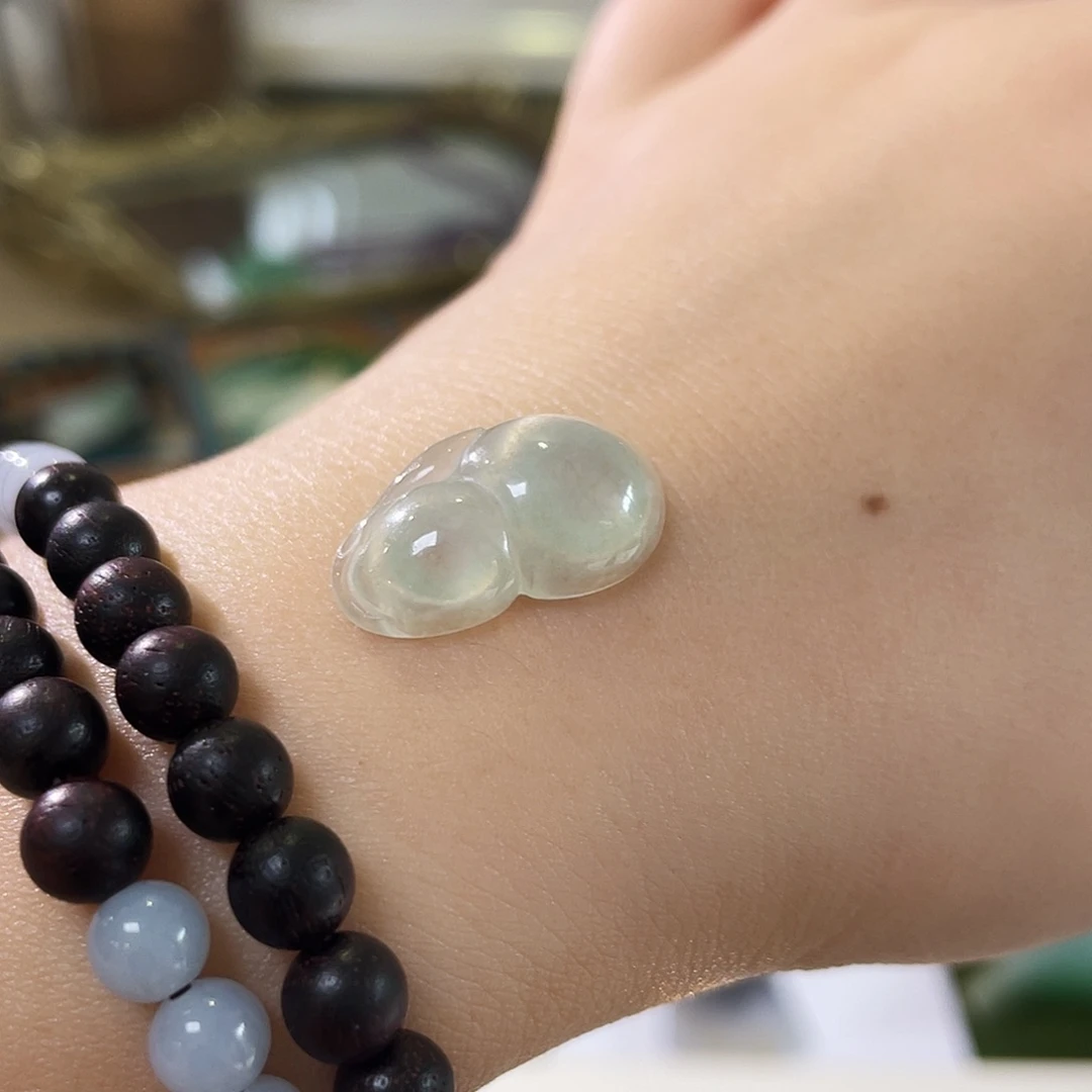 翡翠未镶嵌颈饰冰晴底葫芦