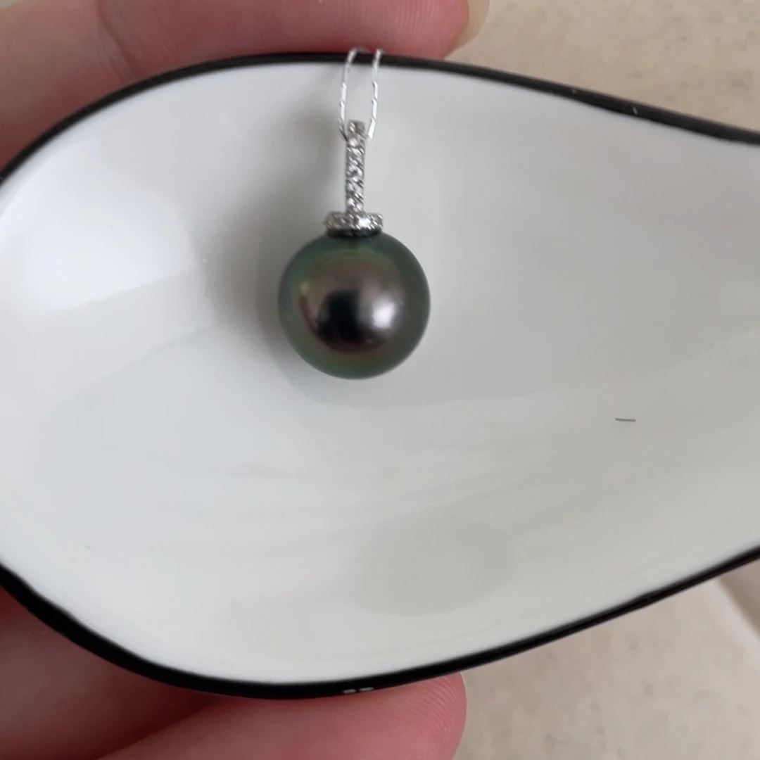 18K金镶嵌海水珍珠吊坠(不含链)10.8mm