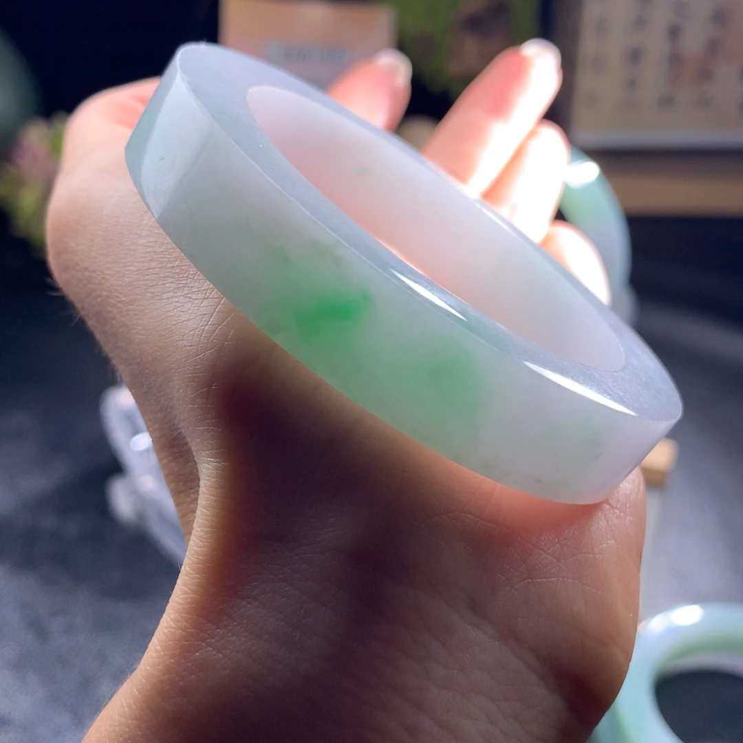 定制翡翠未镶嵌手镯