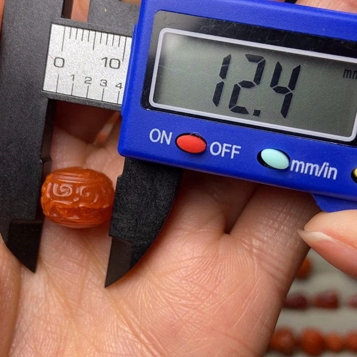 南红玛瑙配饰未镶嵌