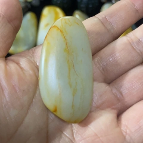 和田玉（糖玉）未镶嵌挂件