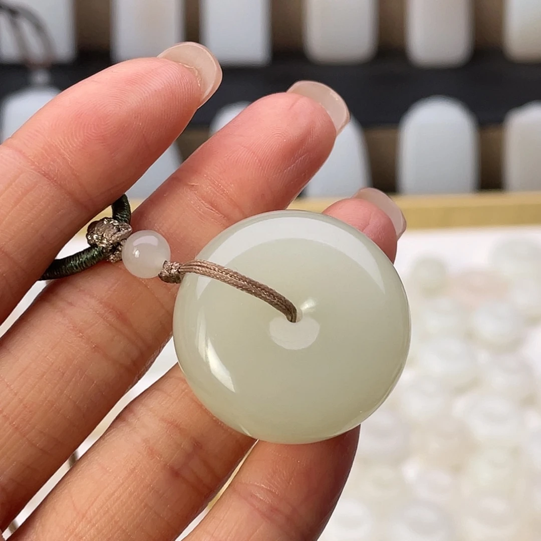 搜***贵和田玉未镶嵌颈饰