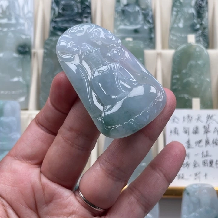 翡翠未镶嵌颈饰玉