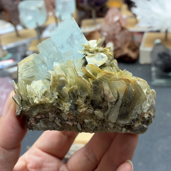 摆件未镶嵌水晶海蓝宝