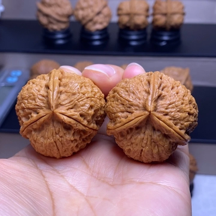 文玩核桃把件七星三楞24