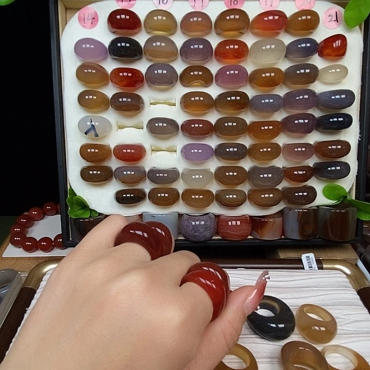 往***啊玛瑙/玉髓未镶嵌戒指