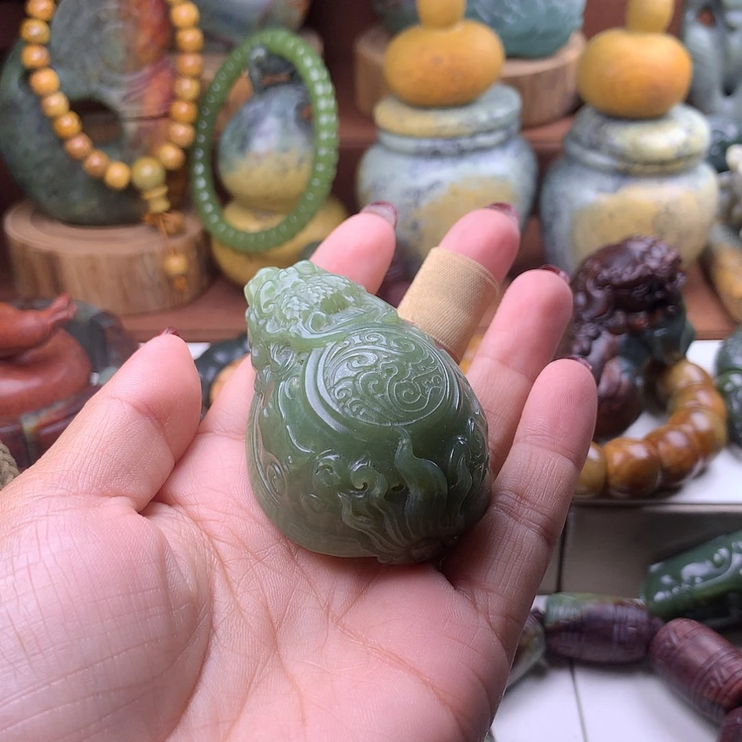 岫岩河磨玉（透闪石质玉）未镶嵌把件