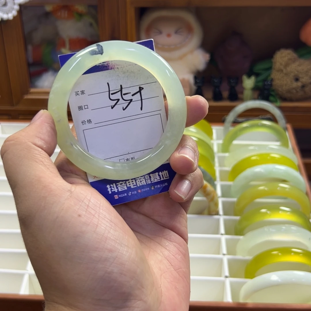 蛇纹石玉未镶嵌手镯71