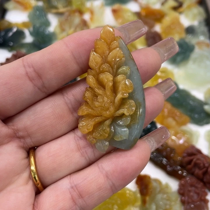 蛇纹石玉未镶嵌颈饰