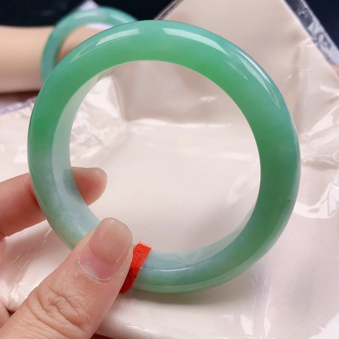 翡翠手镯未镶嵌57圈2412