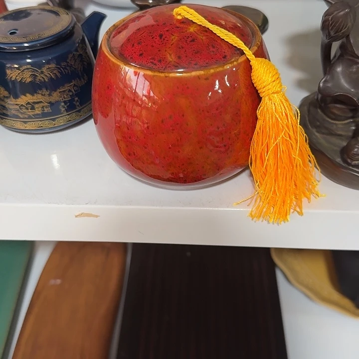 主人杯一个，瓷。。。品茗