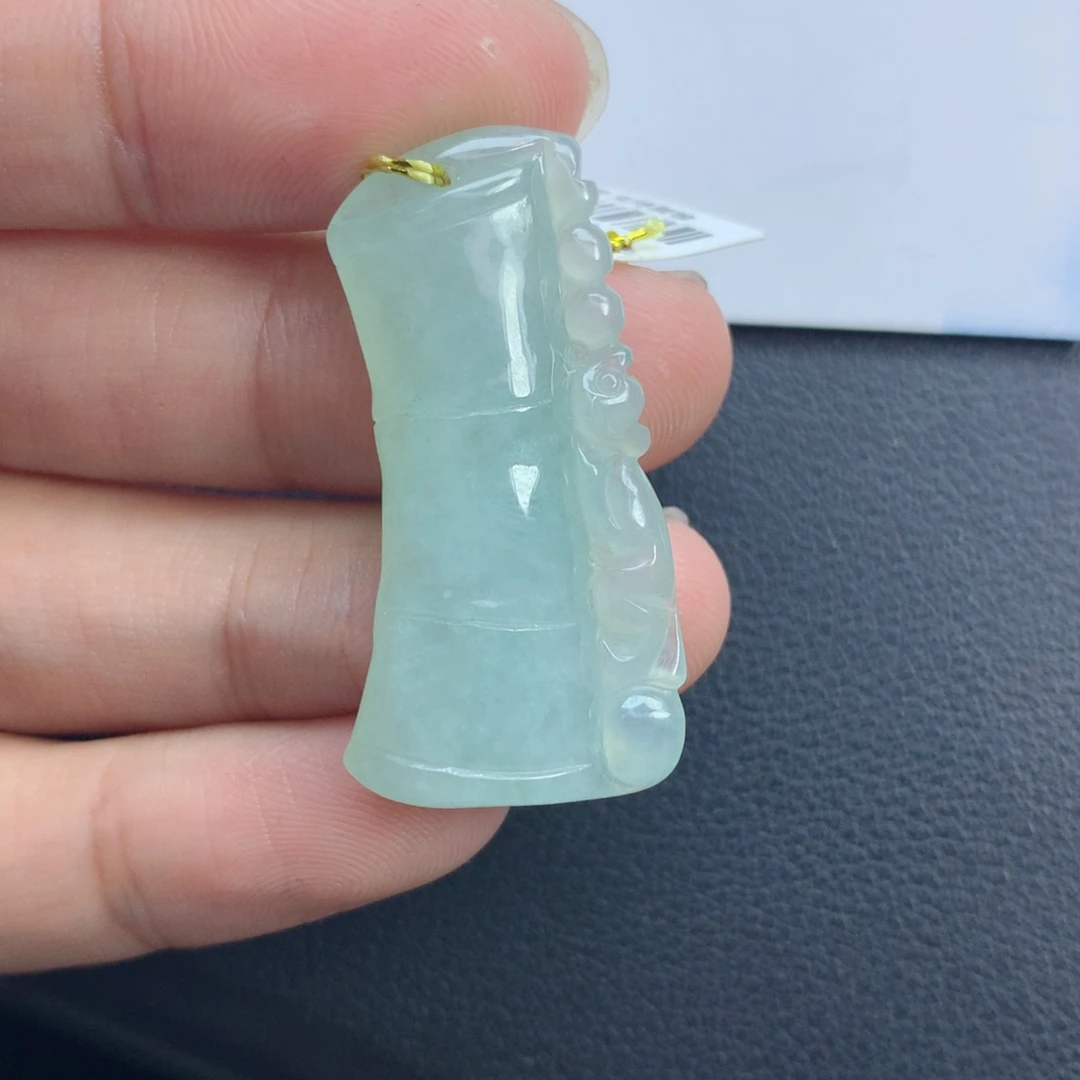 翡翠颈饰未镶嵌节节高升