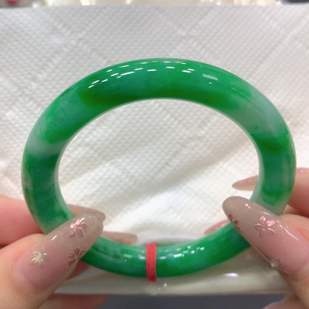 翡翠未镶嵌手镯50圆