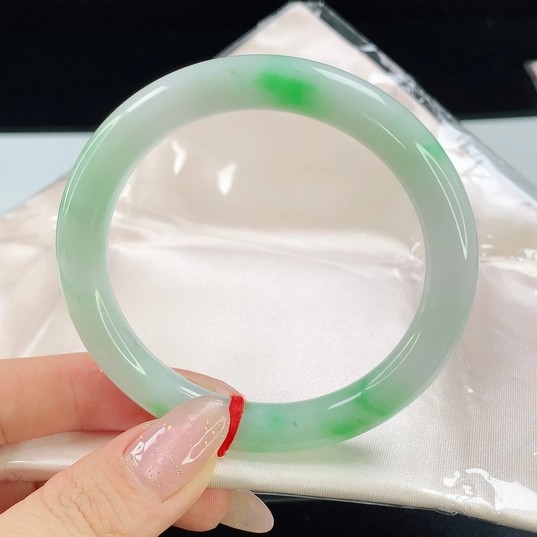 翡翠手镯未镶嵌658翡翠