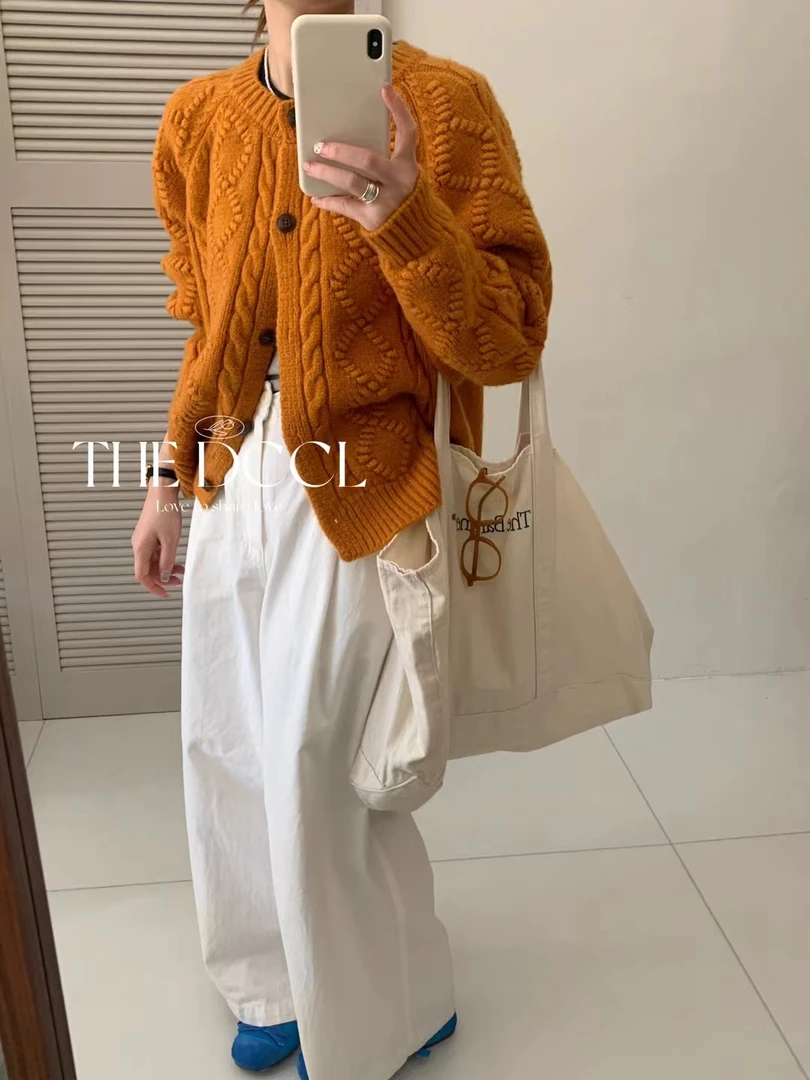 高级感麻花圆领纽扣针织开衫女秋冬新款宽松软糯厚实毛衣