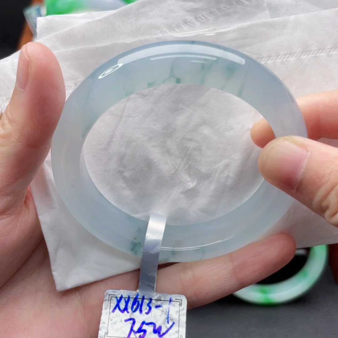 翡翠手镯未镶嵌54.8冰胶飘花