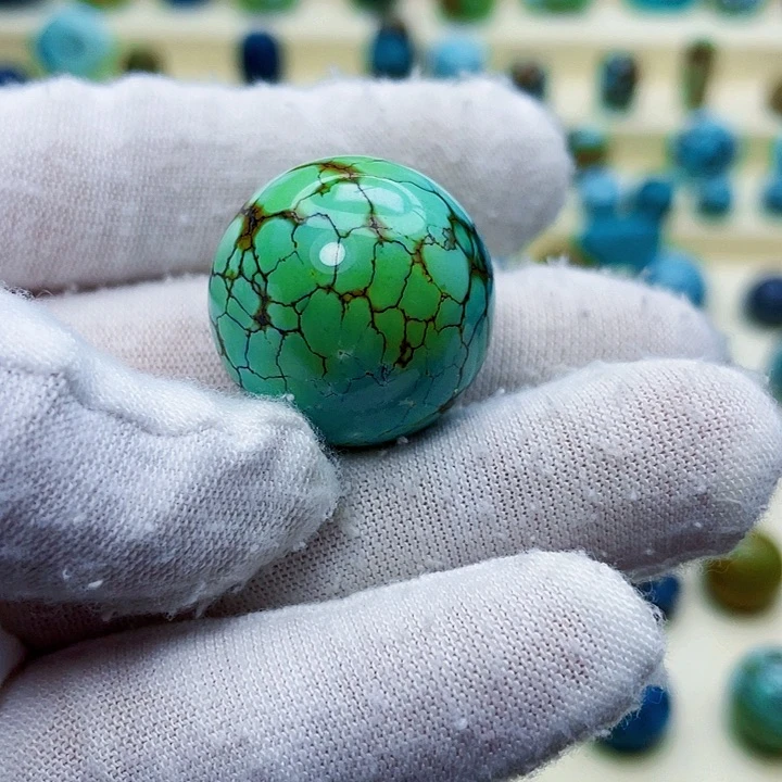 绿松石未镶嵌颈饰