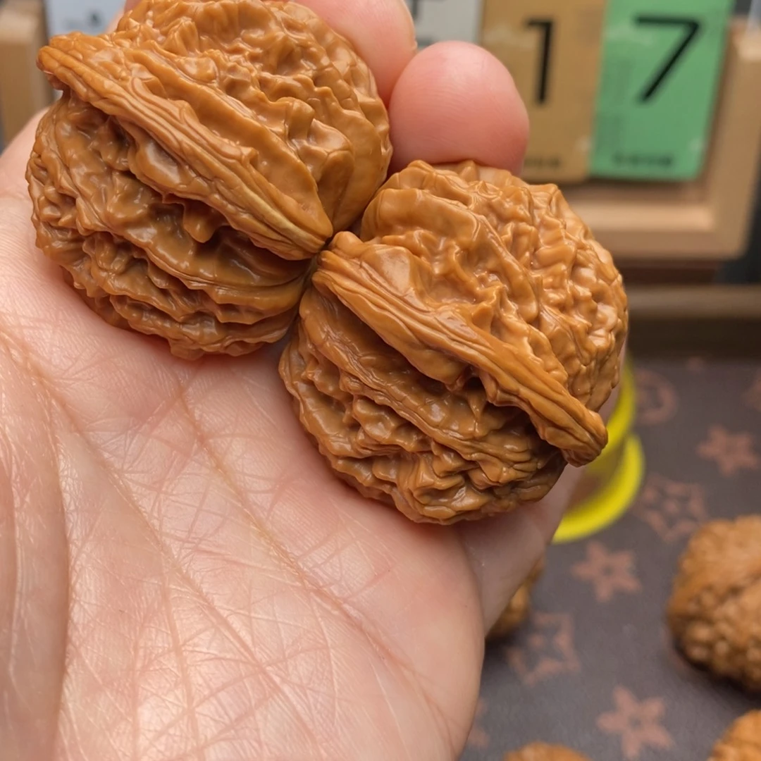 给***a把件文玩核桃四座楼43