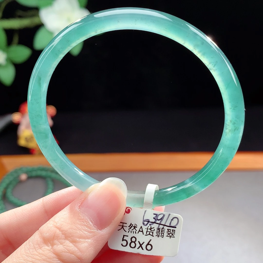未镶嵌手镯（圆镯）翡翠