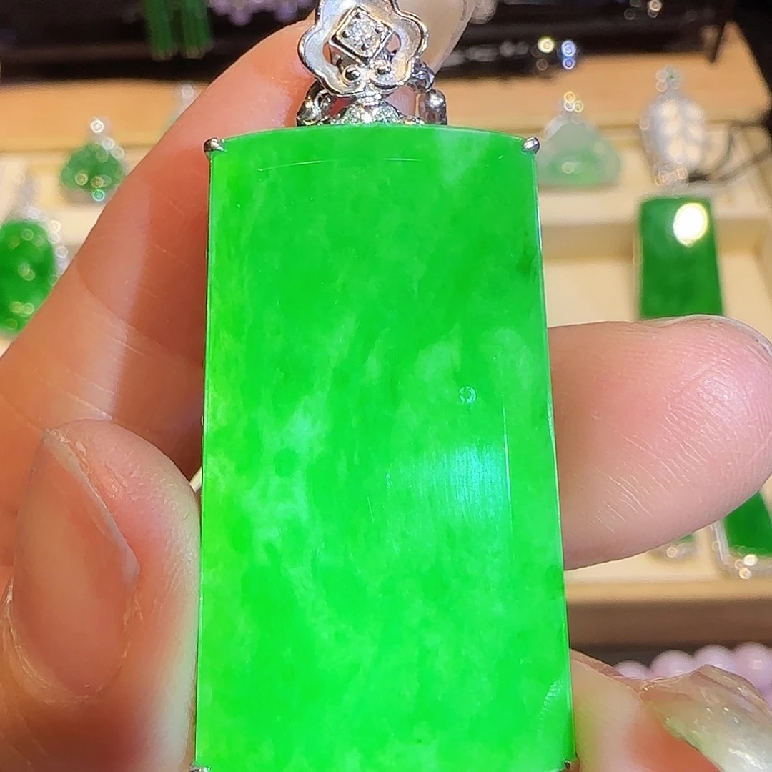 翡翠吊坠(不含链)18K金镶嵌无事牌