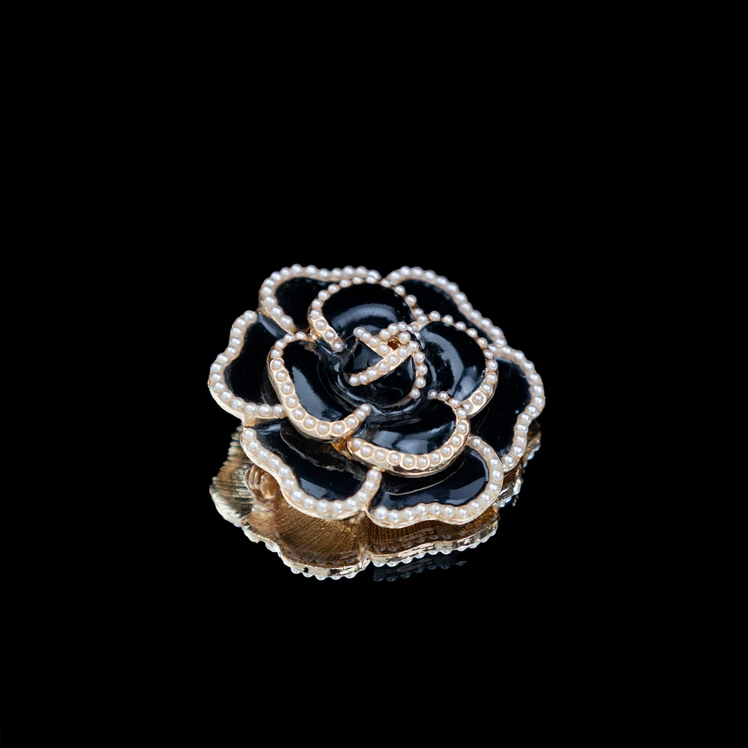 非金属胸针 【六丑】新款时尚百搭山茶花胸针饰品301AXZ0005