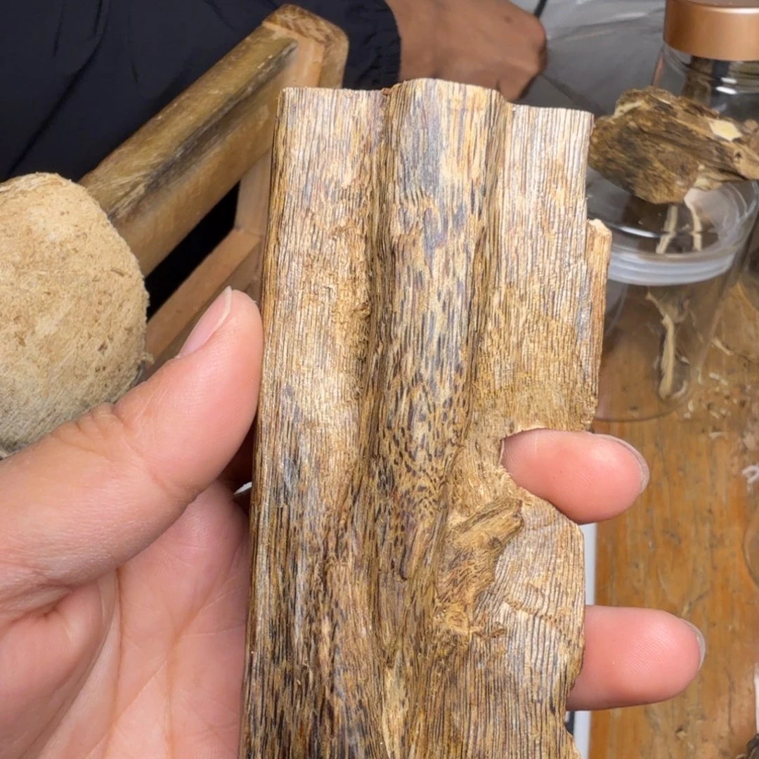 白奇沉香块料沉香