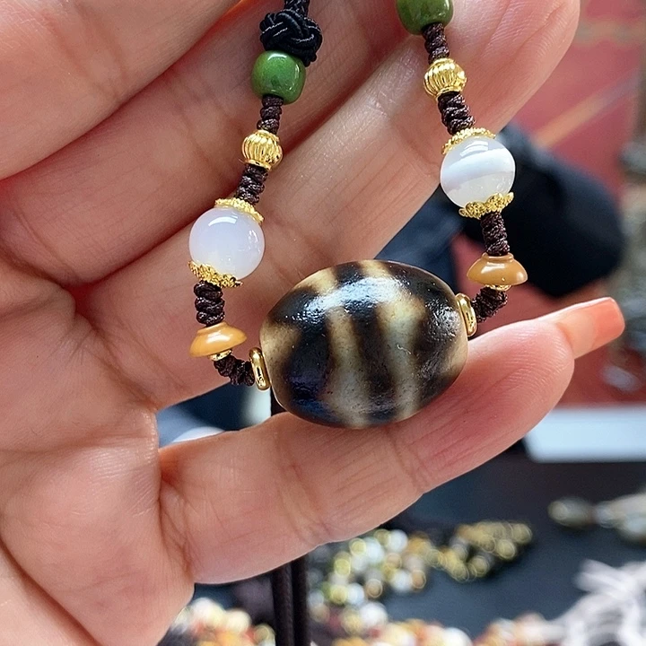 玛瑙/玉髓颈饰合金