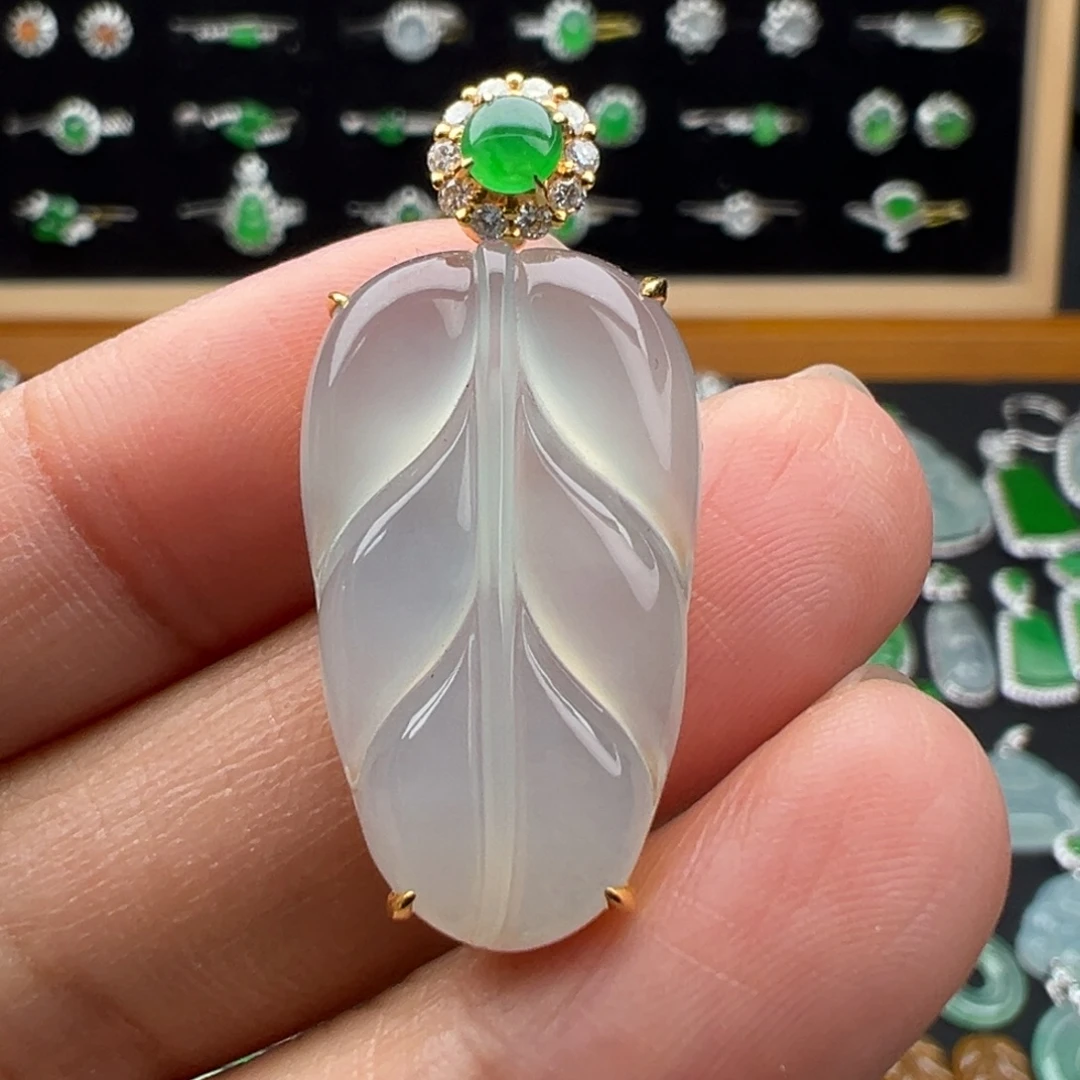 翡翠18K金镶嵌颈饰叶