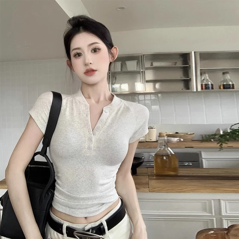 纯欲辣妹正肩v领短袖t恤女2025夏季修身显瘦高腰短款洋气别致上衣