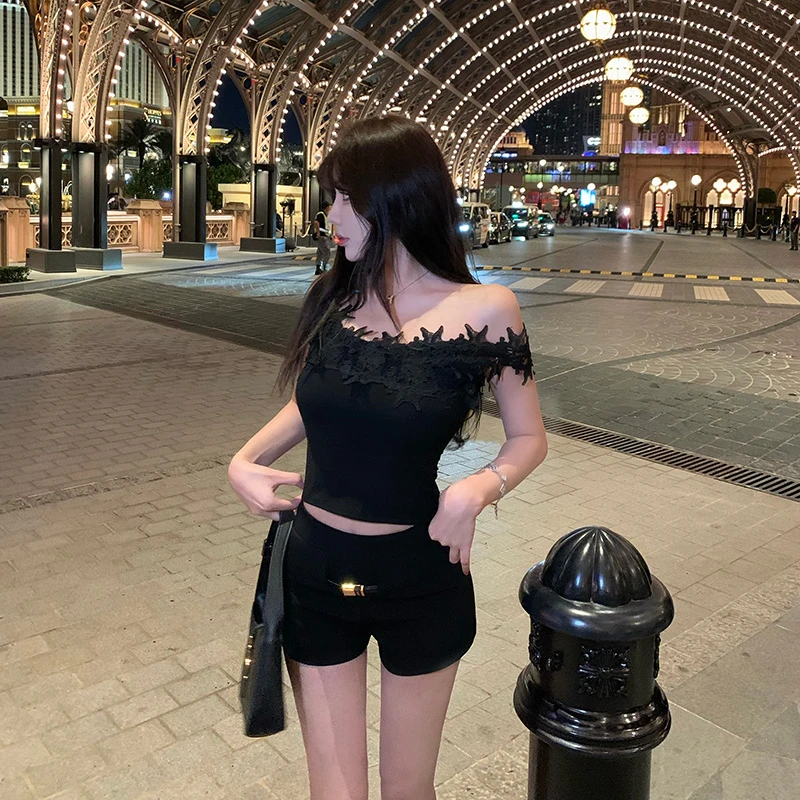 Liuu嘻嘻阿法式立体花边拼接设计背心吊带女夏季内搭纯欲短款上衣