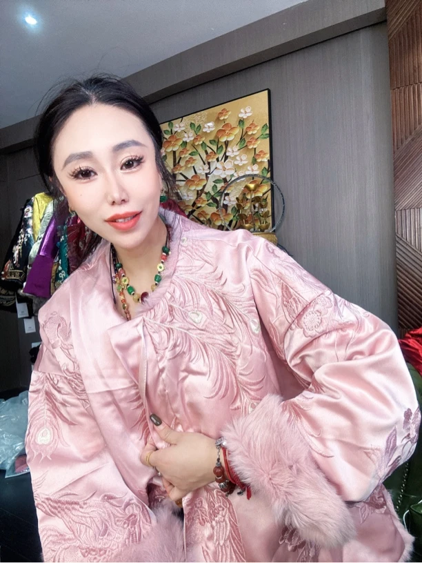 68994《拜年服双面外套》重工大兔毛新中式外套