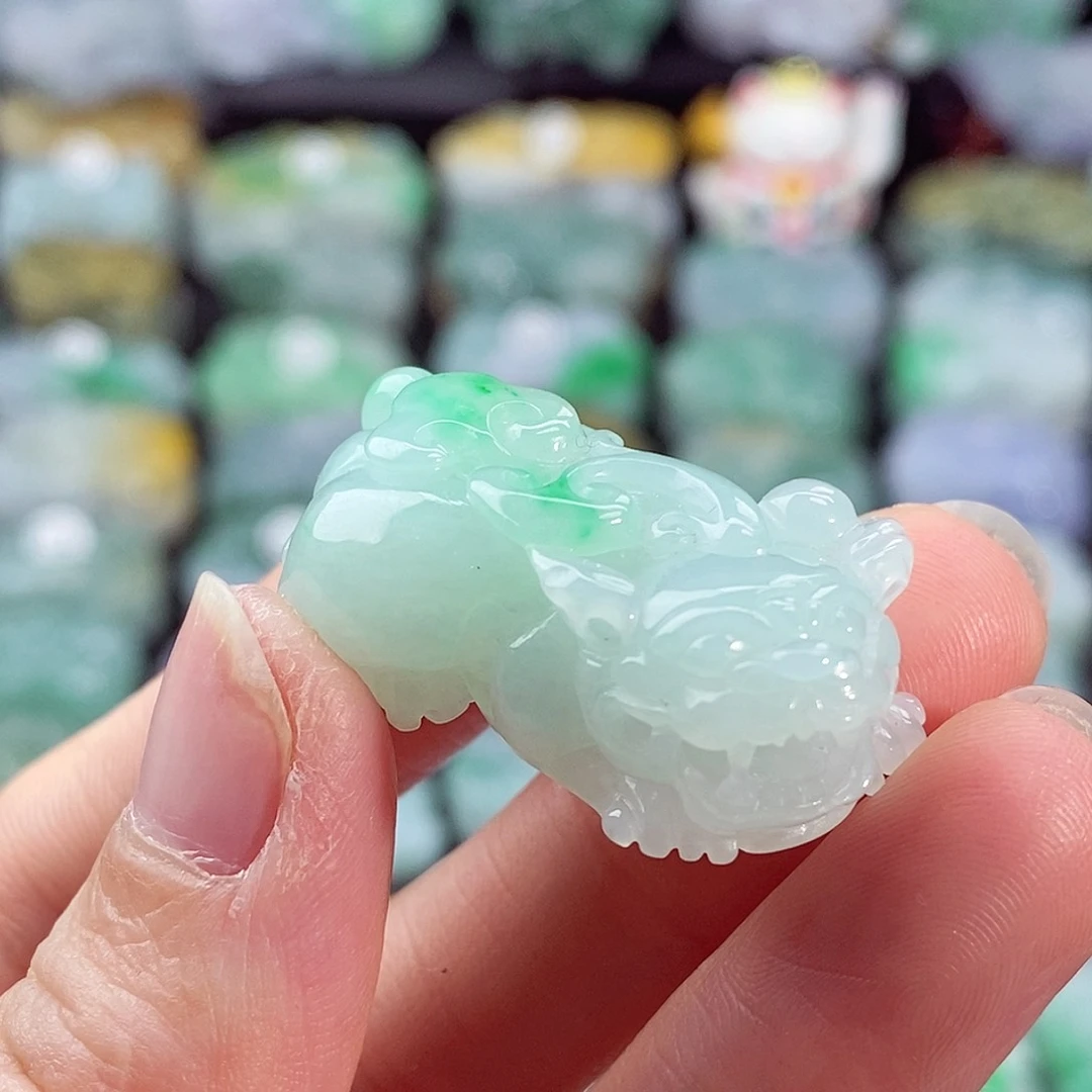 颈饰未镶嵌翡翠天然