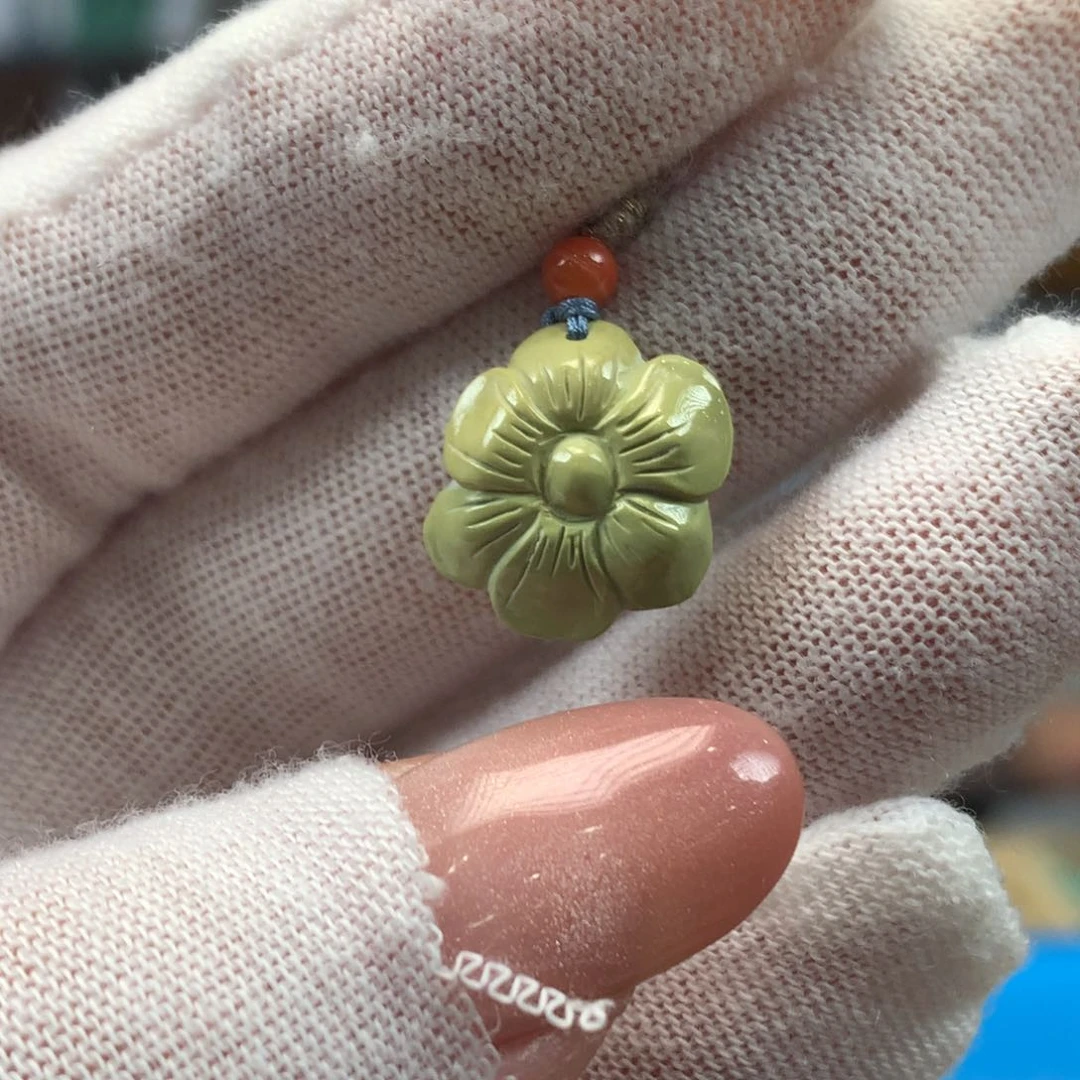 绿松石未镶嵌挂件