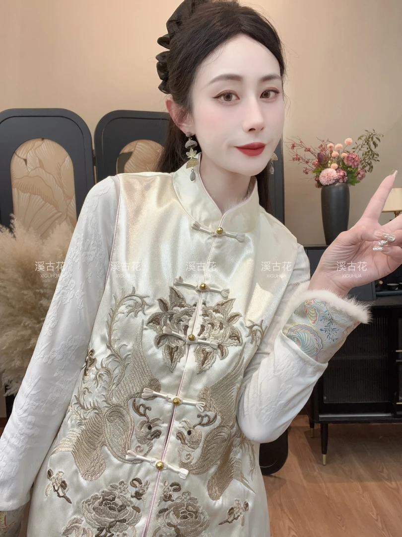 【岁禾】2025早春刺绣新中式织锦马甲女薄款时尚