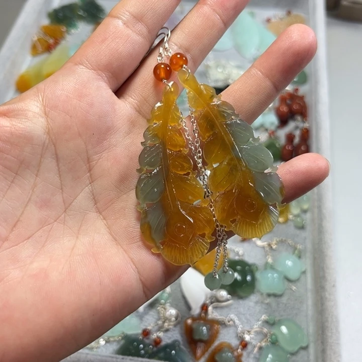 蛇纹石玉合金耳饰