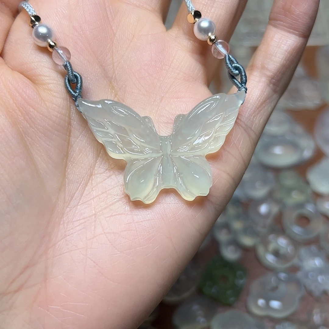 蛇纹石玉未镶嵌颈饰