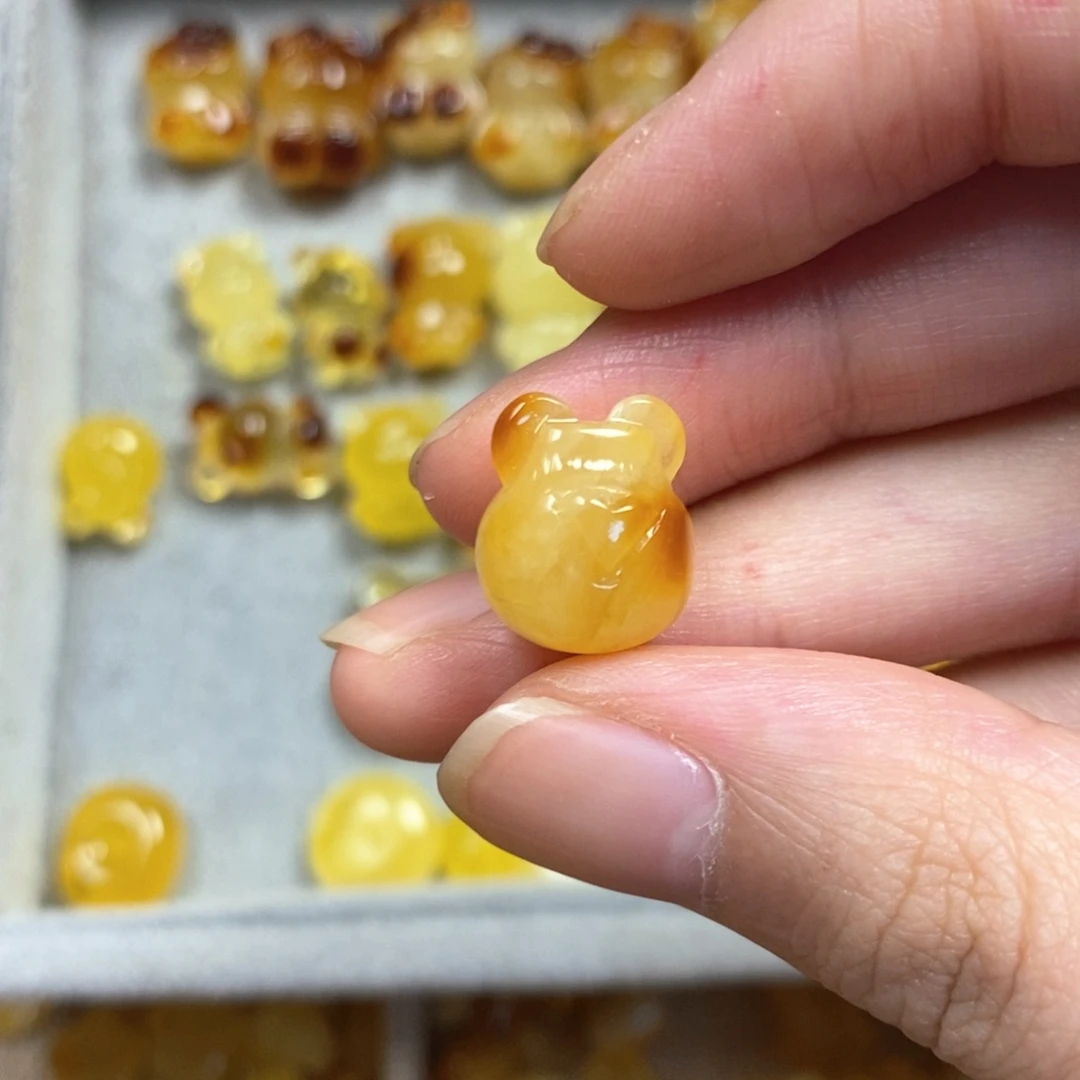 琥珀颈饰未镶嵌小熊头