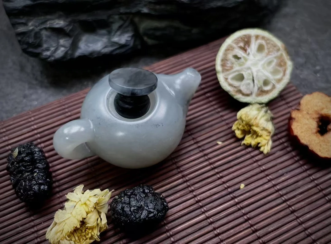 和田玉青花把把壶（微色差）
