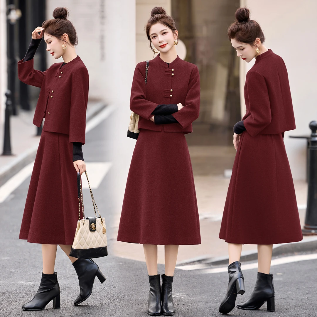 新中式两件套装2025秋冬时尚妈妈装40-50岁时髦小香风毛呢套裙