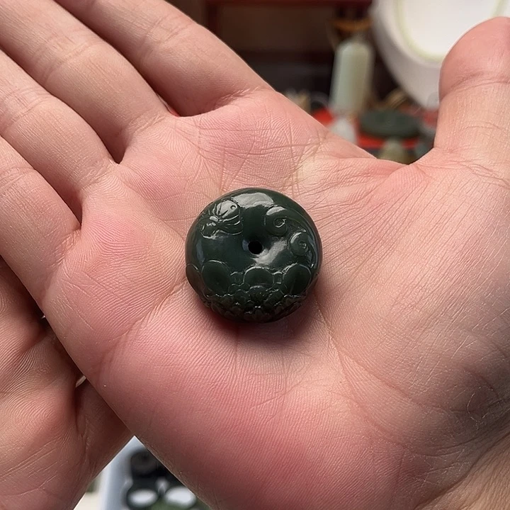 颈饰未镶嵌和田玉平安扣