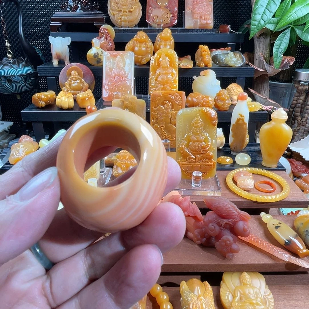 石英质玉（黄龙玉）未镶嵌吊坠