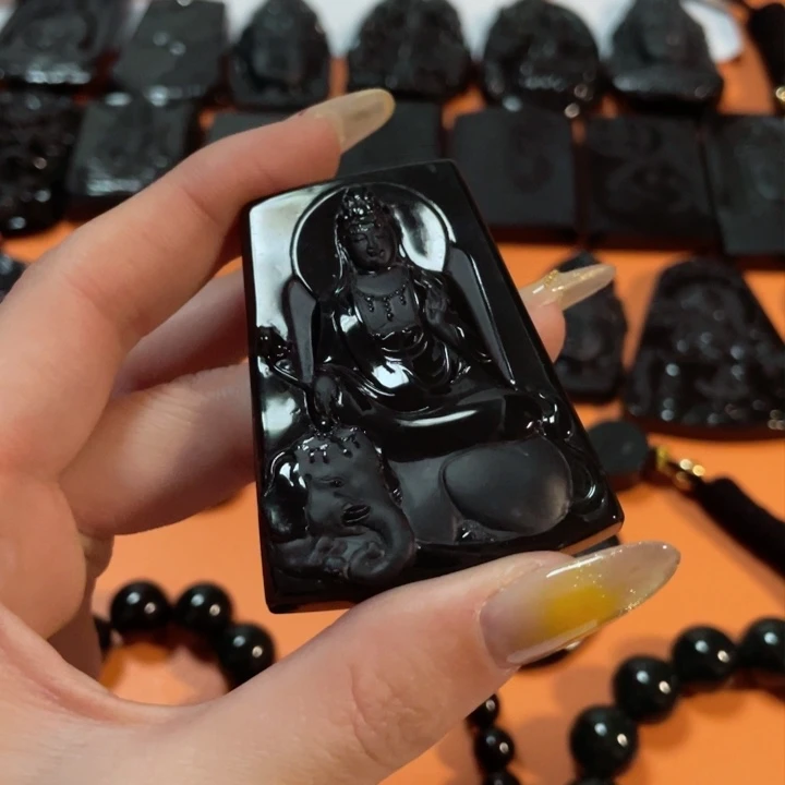 翡翠颈饰未镶嵌知***行