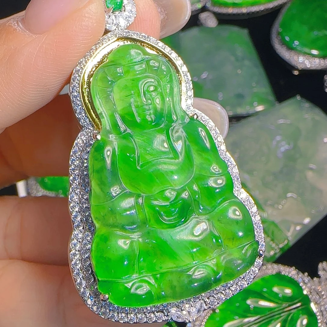 翡翠吊坠(赠链)未镶嵌