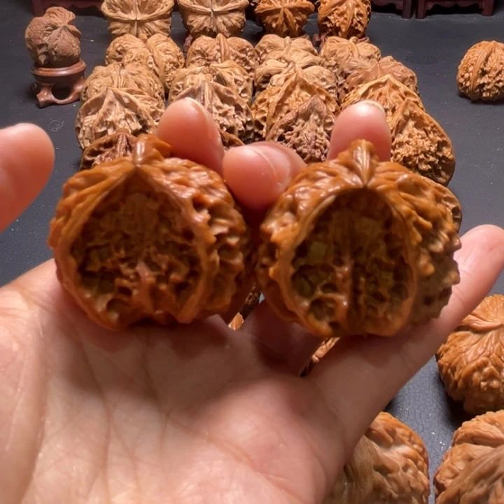 吊坠文玩核桃盘山三棱奥特曼小蛇头核桃哈哈哈哈哈