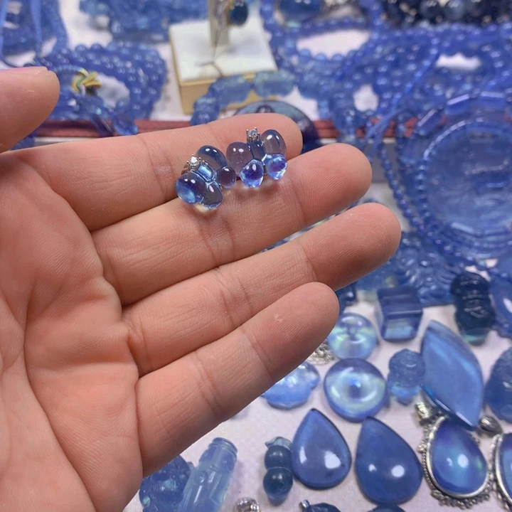 海蓝宝石颈饰未镶嵌小*班