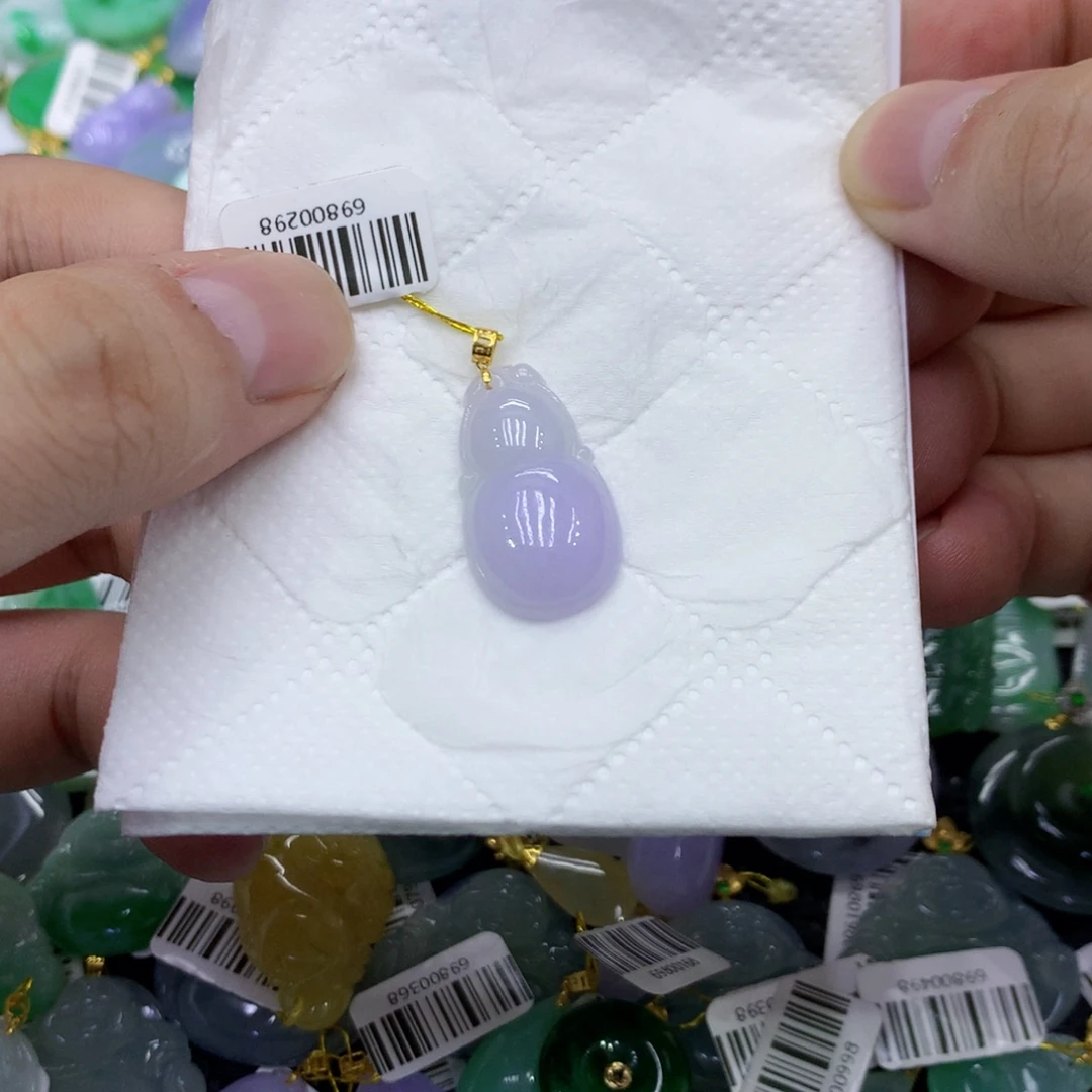 翡翠18K金镶嵌颈饰翡翠