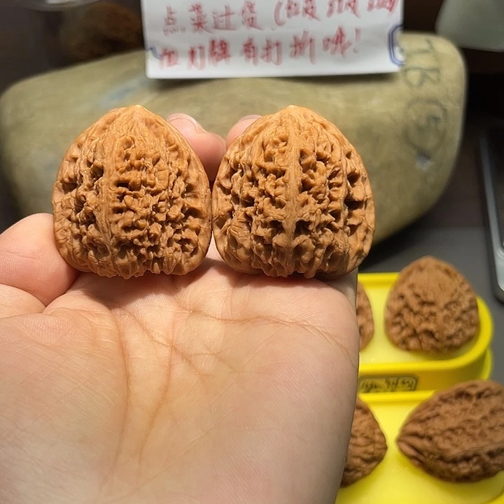 文玩核桃把件31号，39尺全品三角疆